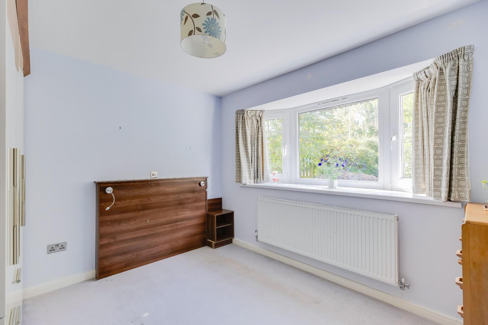 17 Charteris Close, Penarth, CF64 5RT